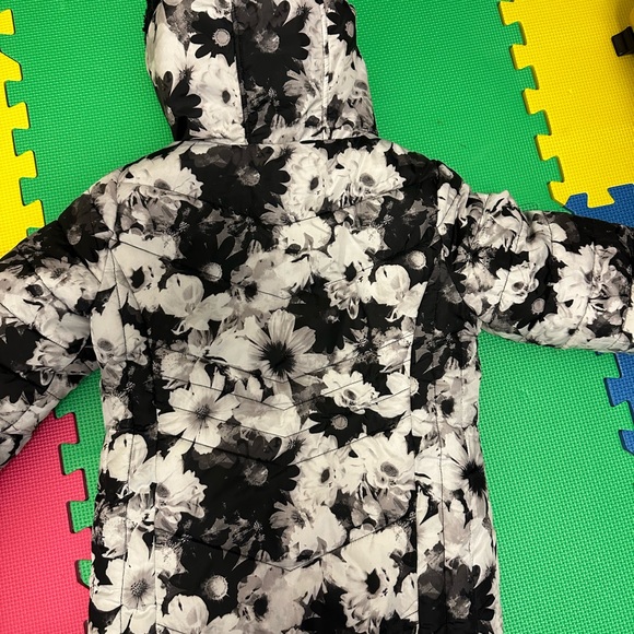 Girls winter jacket - Picture 3 of 4